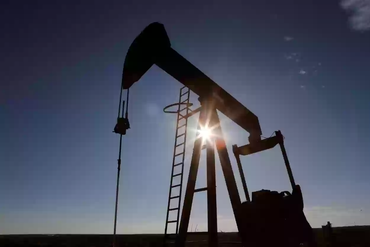 النفط يتراجع وسط حالة من الخسارة المتتالية والمفاجئة